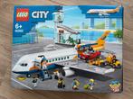 Lego Passagiersvliegtuig 60262, Ophalen, Zo goed als nieuw, Complete set, Lego