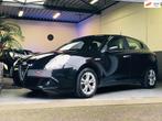 Alfa Romeo Giulietta 1.4 T/ Cruise/PDC/Carplay/Xenon, Auto's, Voorwielaandrijving, Stof, Gebruikt, Zwart