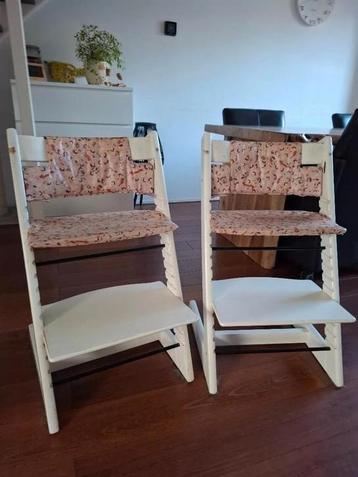 2 x Tripp trapp kinderstoel met bekleding beschikbaar voor biedingen