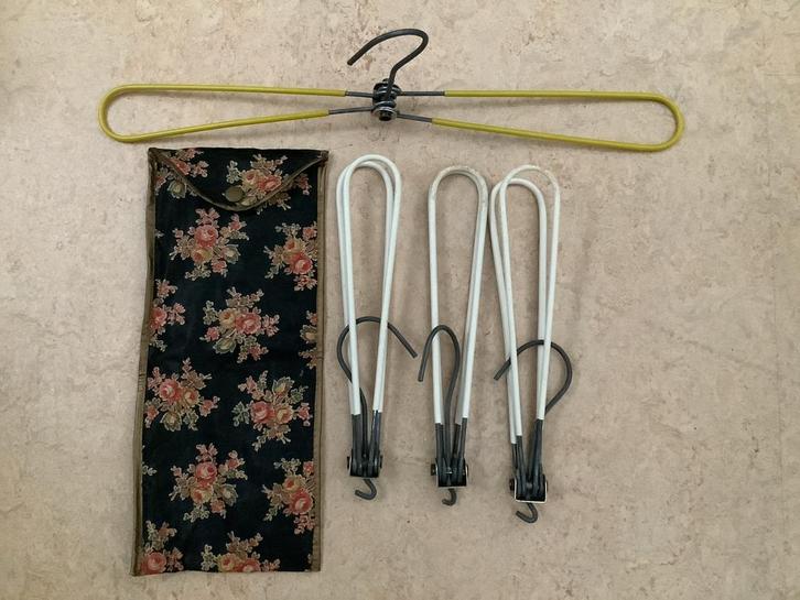 Vintage Opvouwbare Kledinghangers + Zakje, Antiek en Kunst, Antiek | Kleding en Accessoires, Dames, Ophalen of Verzenden