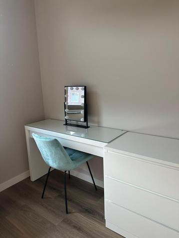 Bureau met lade, ladekast met 3 lades, spiegel, leuke stoel