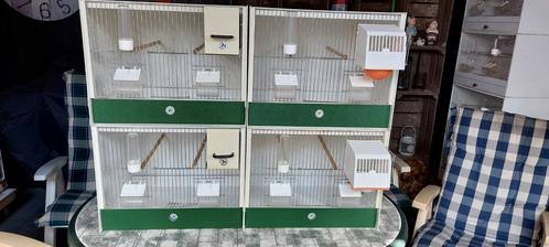 3 zeer nette heesakkers kunstof broedkooien 51, Dieren en Toebehoren, Vogels | Hokken en Kooien, Gebruikt, Broedkooi of Kweekkooi
