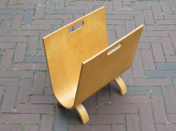 Lectuurbak krantenbak plywood design gebogen hout, Huis en Inrichting, Woonaccessoires | Krantenbakken en Lectuurbakken, Gebruikt