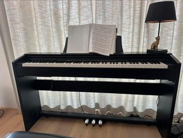 Casio Privia PX-770 Piano with Piano Bench & Lamp beschikbaar voor biedingen