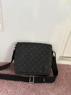 Louis vuitton district pm messenger bag, Ophalen of Verzenden, Zo goed als nieuw, Zwart