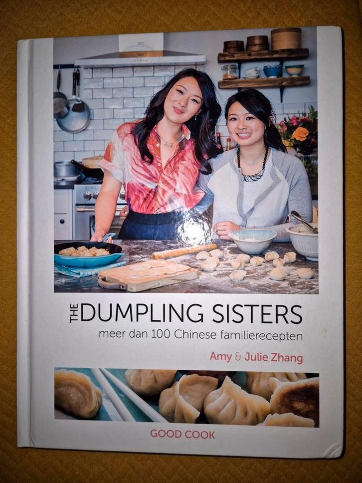 Amy Zhang - The dumpling sisters, Boeken, Kookboeken, Zo goed als nieuw, Azië en Oosters, Ophalen of Verzenden