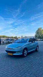 Peugeot 206 2.0 16V CC 2002 Grijs, Auto's, Peugeot, 136 pk, Zwart, 4 cilinders, Cabriolet