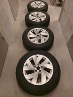 VW Tayron 215 65 17 Winterset Vredestein dot 5224, 17 inch, Band(en), Personenwagen, Gebruikt