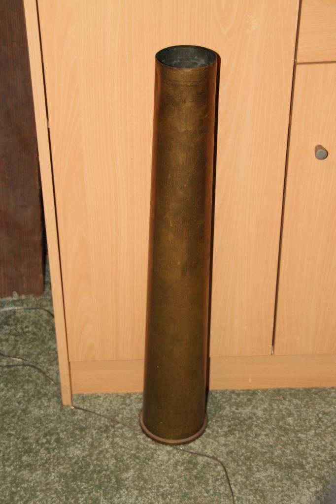 Koperen huls uit het leger 63,5 cm hoog, Verzamelen, Militaria | Tweede Wereldoorlog, Ophalen of Verzenden, Landmacht, Nederland