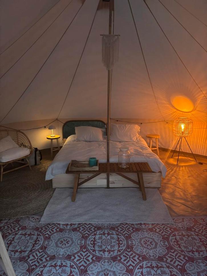 Glamping Bell Tent Ameland - Duinoord Zomer en meivakantie, Caravans en Kamperen, Tenten, tot en met 2, Zo goed als nieuw, Ophalen of Verzenden