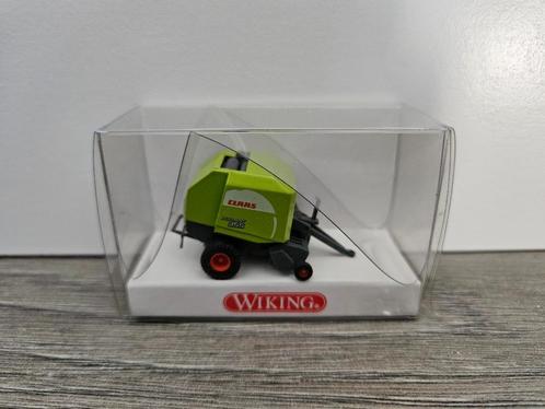 wiking 38403 balenpers boerderij tractor, Hobby en Vrije tijd, Modelauto's | 1:87, Nieuw, Hijskraan, Tractor of Landbouw, Wiking