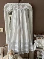 Een prachtige lange doopjurk met een lange stokhanger, Ophalen