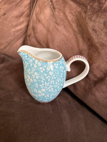 Pip studio melkkannetje licht blauw met witte bloemmetjes beschikbaar voor biedingen