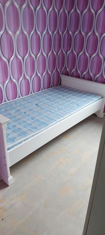 Bed, kast bureau