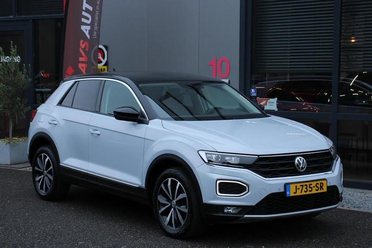Volkswagen T-Roc 1.5 TSI Sport, VIRTUAL COCKPIT WINTERPAKKET, Auto's, Volkswagen, Te koop, T-Roc, ABS, Achteruitrijcamera, Airbags