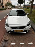 Volvo V40 2.0 D2 120PK 2015 Wit, Auto's, Voorwielaandrijving, Zwart, 4 cilinders, 1969 cc