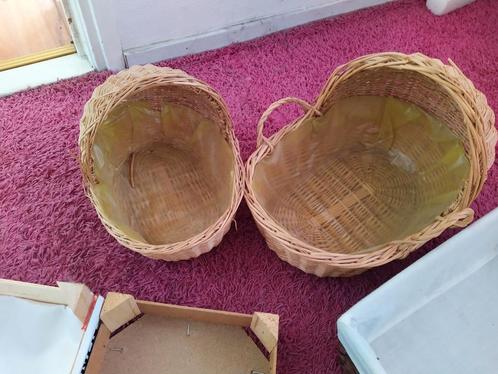 Mandjes en kistjes. Poppen wiegjes. Riet en hout., Hobby en Vrije tijd, Picknickmanden, Zo goed als nieuw, Ophalen of Verzenden