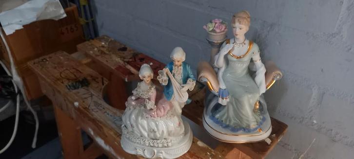 2 ANTIEKE DRESDEN.S PORSELEINEN BEELDEN IN ONBESCHADIGDE EN, Antiek en Kunst, Antiek | Porselein, Ophalen of Verzenden