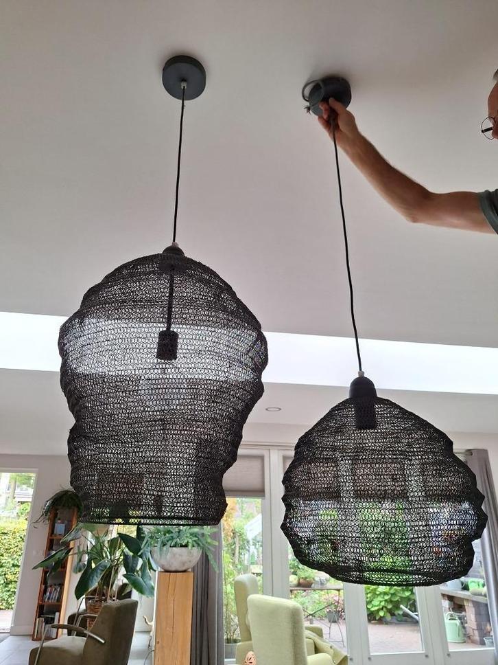 2 Hanglampen verzinkt draadstaal netwerk, Huis en Inrichting, Lampen | Hanglampen, Zo goed als nieuw, Minder dan 50 cm, Metaal