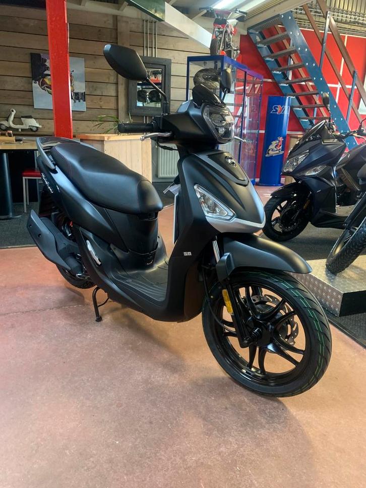 Gebro scooters: Sym symphony 45KM zwart euro5+ BJ2025, Fietsen en Brommers, Scooters | SYM, Nieuw, Overige modellen, Maximaal 45 km/u