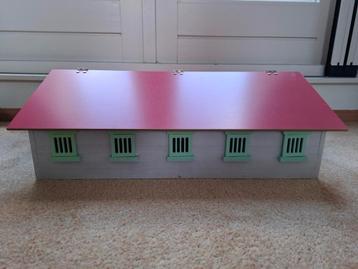 Kids Globe paardenstal met 9 boxen beschikbaar voor biedingen