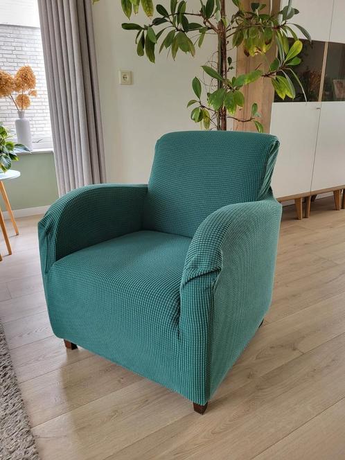 Zeer degelijke rode stoel fauteuil incl 2 groene stoelhoezen, Huis en Inrichting, Fauteuils, Gebruikt, Hout, Stof, 50 tot 75 cm