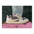 Nike T.Scott x Air Jordan 1 Retro Low Reverse Mocha Nieuw, Overige kleuren, Nike, Nieuw, Ophalen of Verzenden