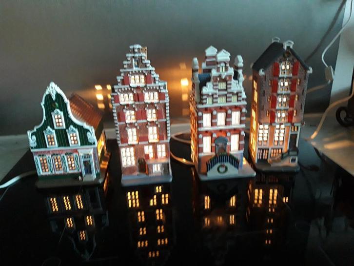 Molendam Luville huis met verlichting €18 per stuk, Diversen, Kerst, Ophalen of Verzenden