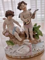 Antiek porselein cupido/engelen beeld, Antiek en Kunst, Antiek | Porselein, Ophalen