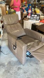 Relaxfauteuil Staopstoel Staopstoel elektrisch Taupe, Ophalen, Gebruikt, Minder dan 75 cm, Leer