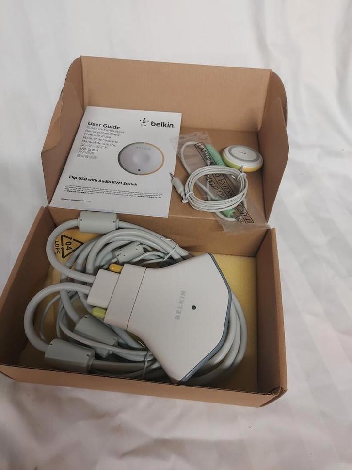 Belkin Flip USB KVM Switch met Audio - Nieuwstaat!, Computers en Software, Overige Computers en Software, Zo goed als nieuw, Ophalen of Verzenden