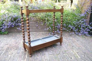 Antiek houten paraplubak. beschikbaar voor biedingen