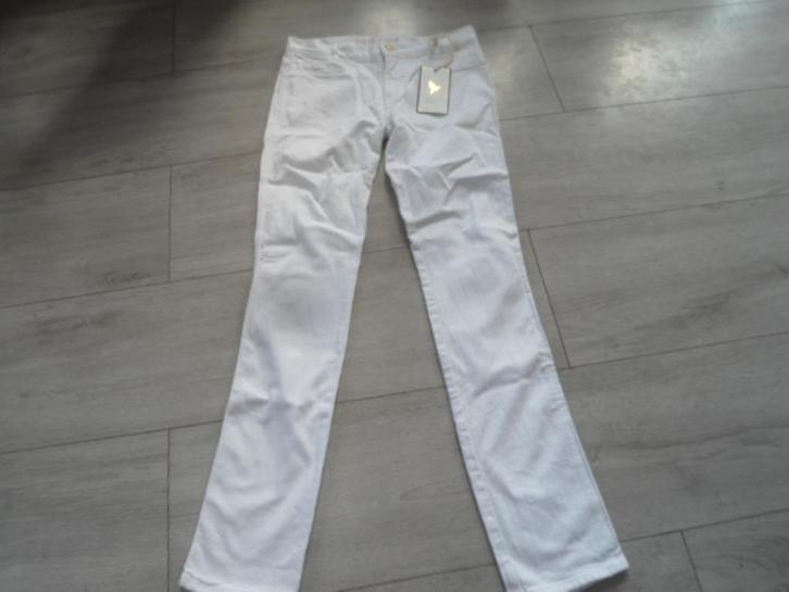 NIEUW! MiH Jeans; The Oslo Jeans - slim, mid rise; maat 29, Kleding | Dames, Spijkerbroeken en Jeans, Nieuw, W28 - W29 (confectie 36)