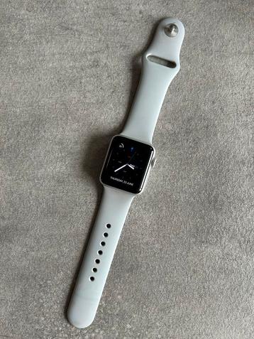 Apple Watch Series 3 Zilver beschikbaar voor biedingen