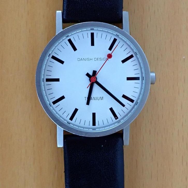 Danish Design dameshorloge met zwarte leren band, Sieraden, Tassen en Uiterlijk, Horloges | Dames, Gebruikt, Polshorloge, Overige merken