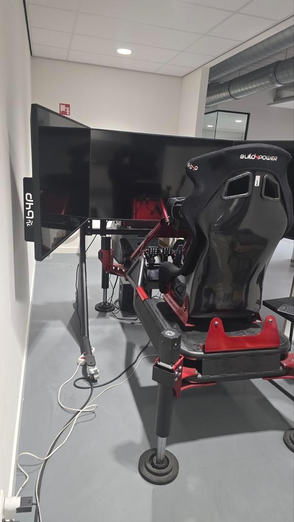 Complete Gaming PC Simulator Setup, Computers en Software, Desktop Pc's, Zo goed als nieuw, 4 Ghz of meer, HDD, SSD, 32 GB, Met videokaart