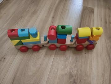 Houten trein beschikbaar voor biedingen