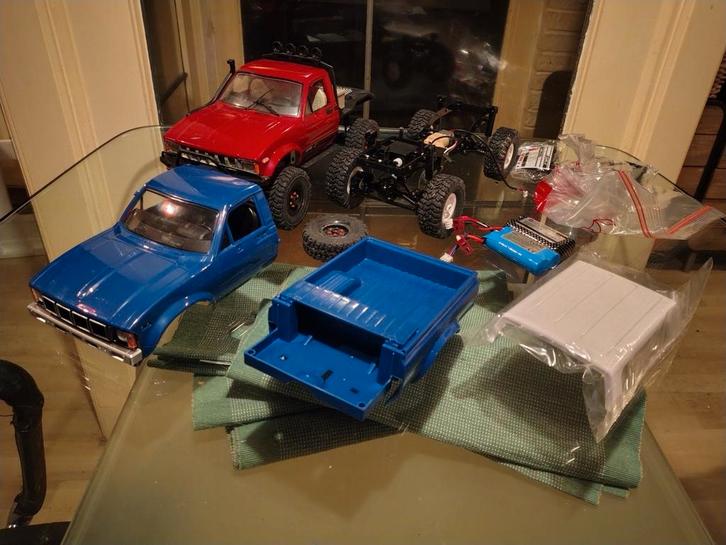 2x WPL Toyota Hilux mini crawler "Tamiya Bruiser", Hobby en Vrije tijd, Modelbouw | Radiografisch | Auto's, Nieuw, Auto offroad