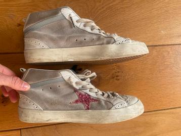 GOLDEN GOOSE MID STAR MAAT 40 beschikbaar voor biedingen