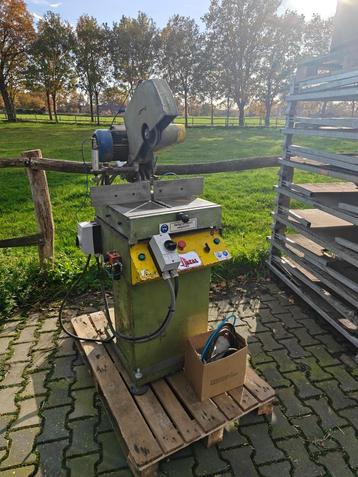 Aluminium kunststof afkortzaag zaagmachine Makal beschikbaar voor biedingen