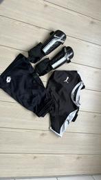 146 152 158 sport set zwart broek gratis scheenbeschermer, Jongen of Meisje, Puma, Sport- of Zwemkleding, Ophalen of Verzenden