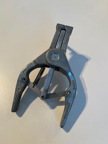 Hellermann Tyton driedoorntang voor kous en tules beschikbaar voor biedingen
