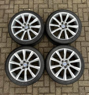 Volvo V70 “Bor” velgen, 19 inch met zomerbanden 235/40 R19  beschikbaar voor biedingen