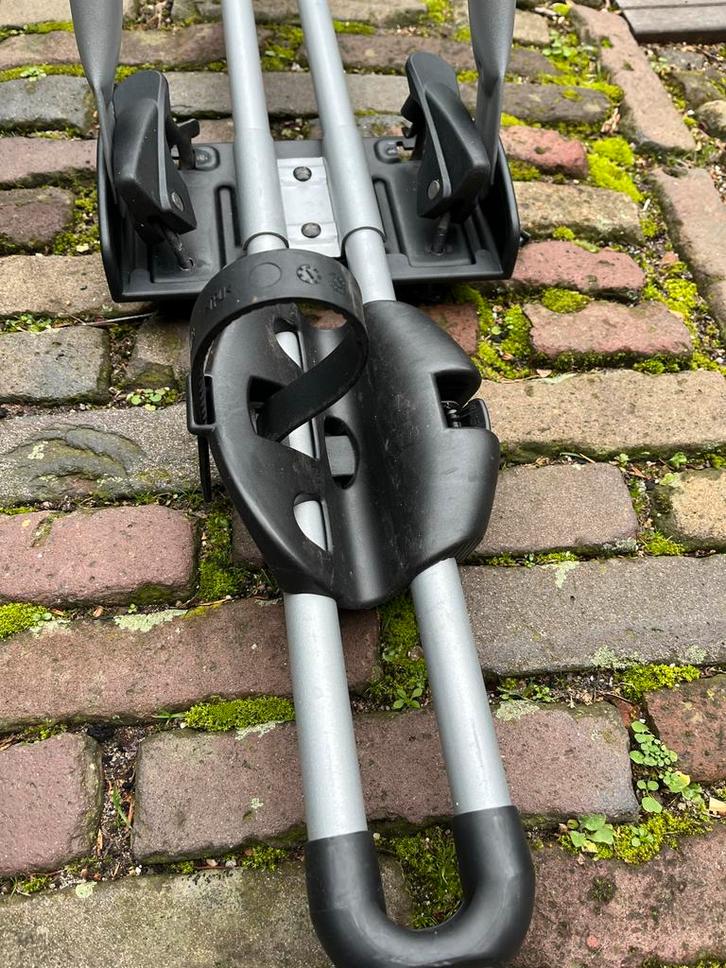 Thule FreeRide 532 Dakfietsdrager 4 stuks, prijs per stuk, Auto diversen, Fietsendragers, Gebruikt, Dakdrager, 1 fiets, Ophalen of Verzenden