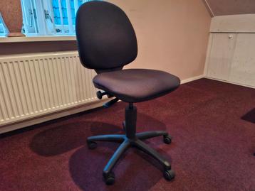 Bureau met kasten en bureaustoel - afbeelding 4