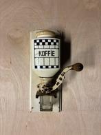 Ouderwetse koffiemolen, Ophalen