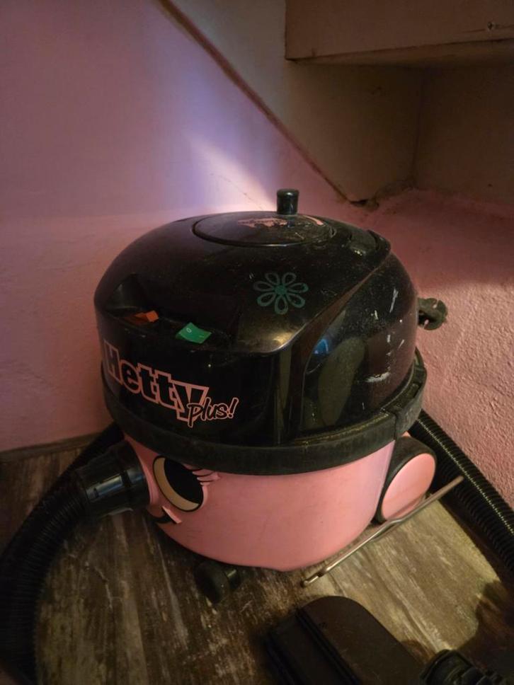 Hetty Stofzuiger - Roze, Witgoed en Apparatuur, Stofzuigers, Gebruikt, Stofzuiger, Minder dan 1200 watt, Stofzak, Ophalen of Verzenden