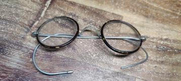 Antieke Schildpad Bril met Veerpoten beschikbaar voor biedingen