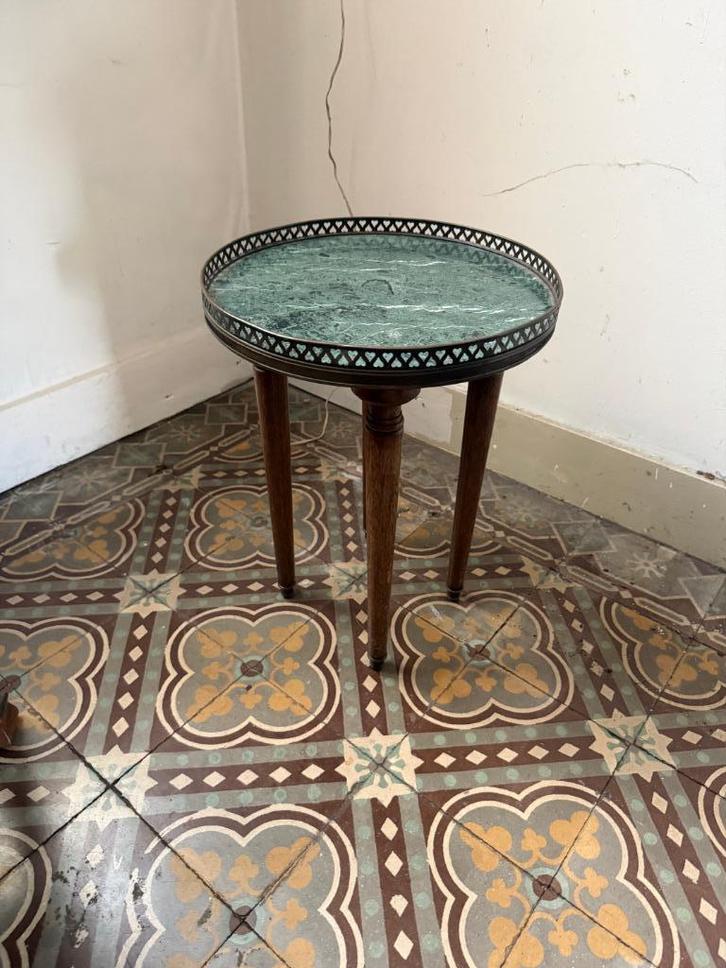 Zweedse Gustaviaanse stijl bijzettafel met stenen blad, Antiek en Kunst, Antiek | Meubels | Stoelen en Banken, Ophalen