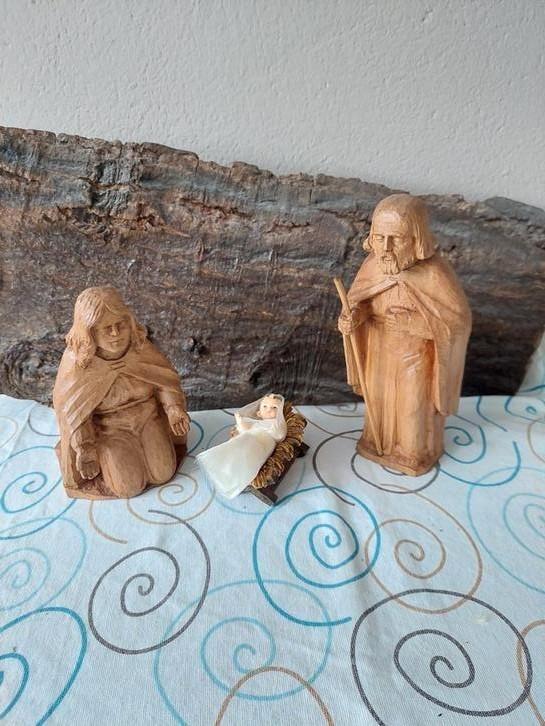 oude kerstgroep hout 3 delig., Diversen, Kerst, Zo goed als nieuw, Ophalen